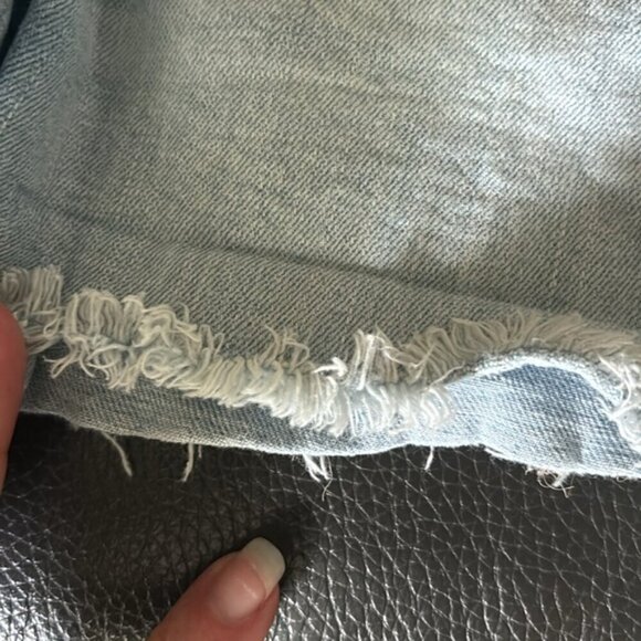 Abercrombie kids Denim Midi Short with Raw Hem and Rainbow Stripe Sz 13/14 - Picture 3 of 6